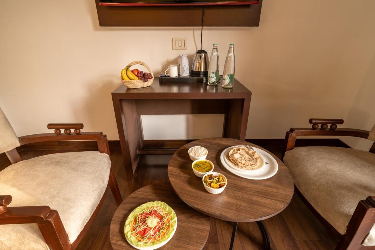 Lime Boutique B&B Gk-1 At Kailash Colony Metro , Greater Kailash Near Eros Hotel Nehru Place Ню Делхи Екстериор снимка